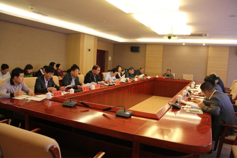 推進(jìn)農(nóng)牧業(yè)區(qū)域品牌討論會(huì)召開