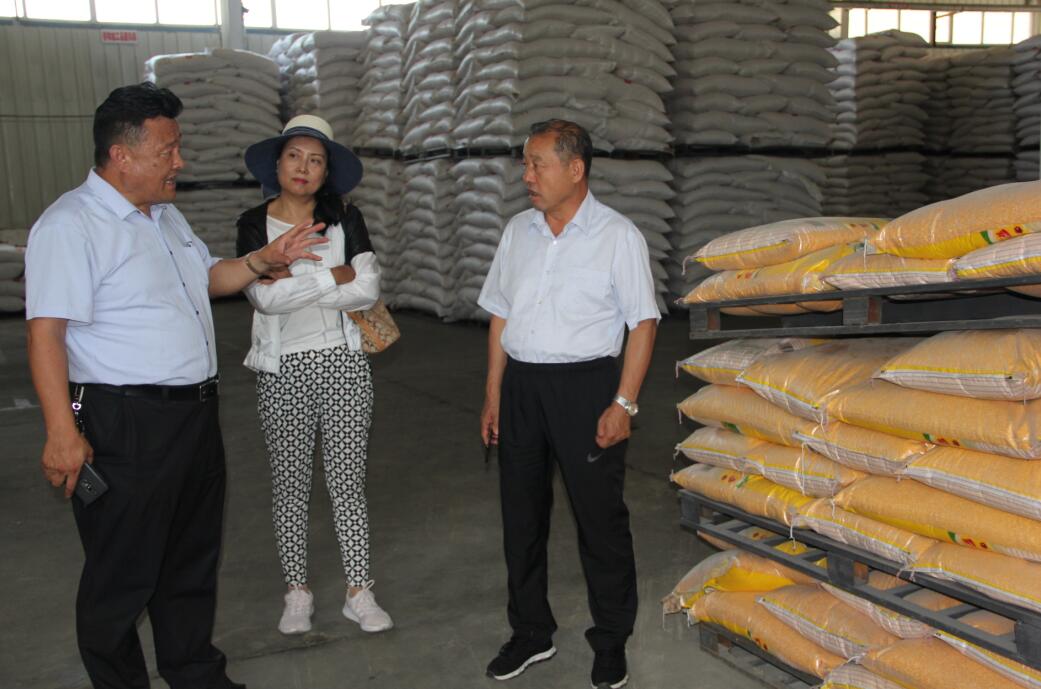 協(xié)會(huì)執(zhí)行會(huì)長林永亮一行去北辰飼料公司調(diào)研